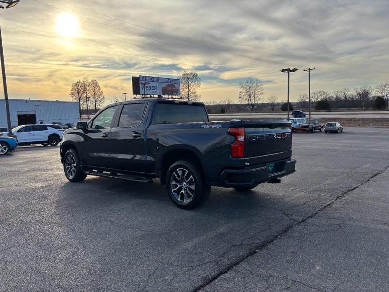 Chevrolet Silverado 1500 Vehicle Full-screen Gallery Image 3