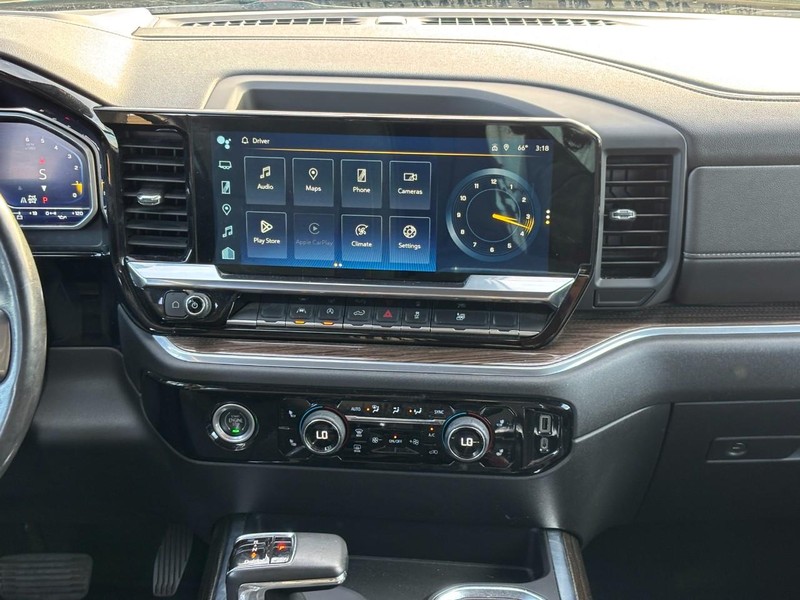 Chevrolet Silverado 1500 Vehicle Full-screen Gallery Image 13