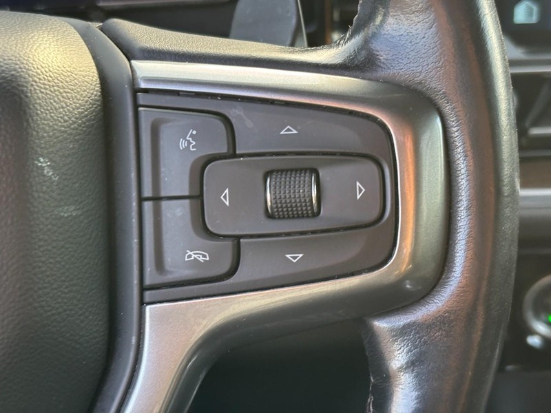 Chevrolet Silverado 1500 Vehicle Full-screen Gallery Image 19