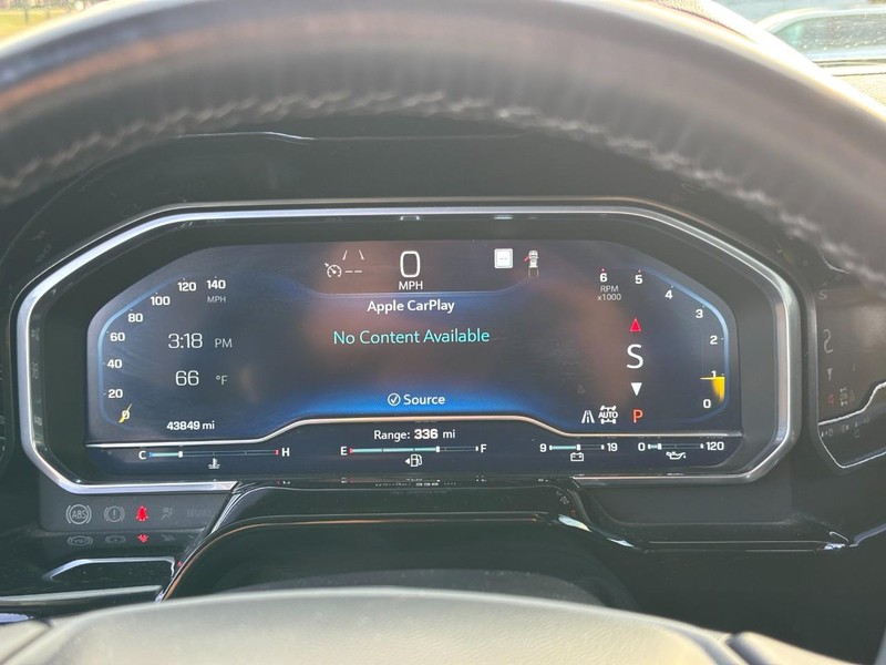 Chevrolet Silverado 1500 Vehicle Full-screen Gallery Image 20