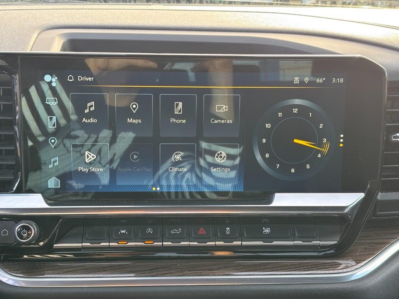 Chevrolet Silverado 1500 Vehicle Full-screen Gallery Image 21