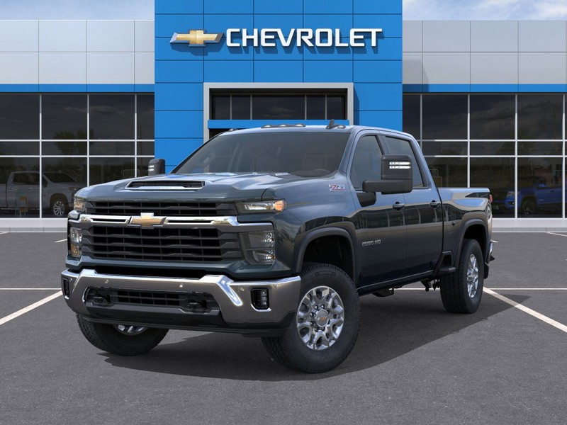 Chevrolet Silverado 2500HD Vehicle Full-screen Gallery Image 6