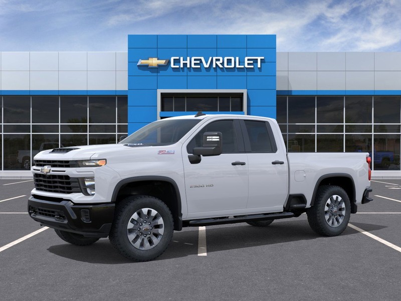 Chevrolet Silverado 2500HD Vehicle Full-screen Gallery Image 2