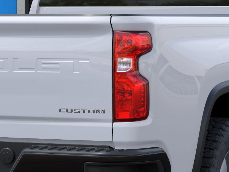 Chevrolet Silverado 2500HD Vehicle Full-screen Gallery Image 11