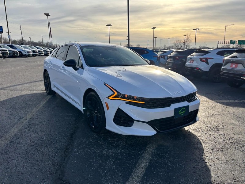 Kia K5 Vehicle Full-screen Gallery Image 7