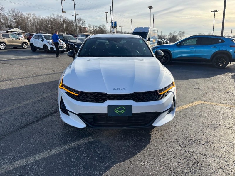 Kia K5 Vehicle Full-screen Gallery Image 8