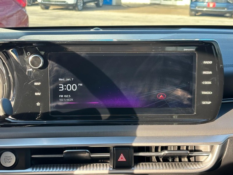 Kia K5 Vehicle Full-screen Gallery Image 21