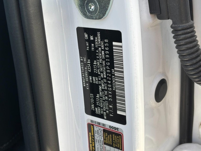 Kia K5 Vehicle Full-screen Gallery Image 26