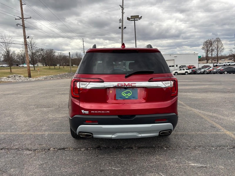 GMC Acadia Vehicle Full-screen Gallery Image 4