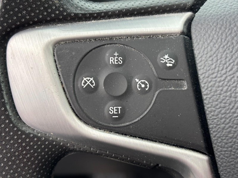 GMC Acadia Vehicle Full-screen Gallery Image 19