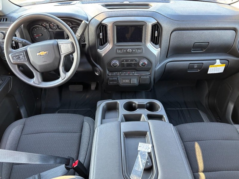 Chevrolet Silverado 1500 Vehicle Full-screen Gallery Image 6