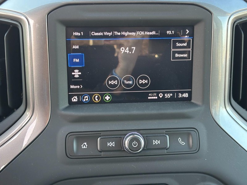 Chevrolet Silverado 1500 Vehicle Full-screen Gallery Image 15