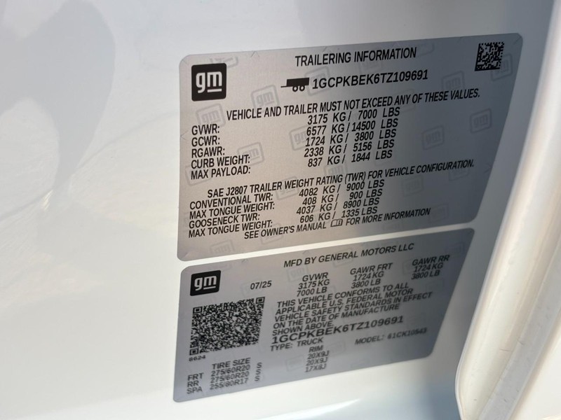 Chevrolet Silverado 1500 Vehicle Full-screen Gallery Image 19