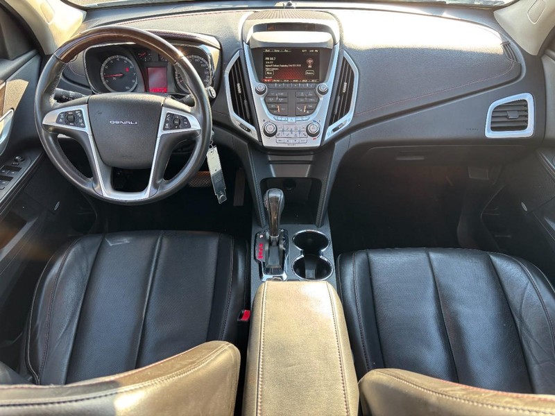 GMC Terrain Vehicle Full-screen Gallery Image 11