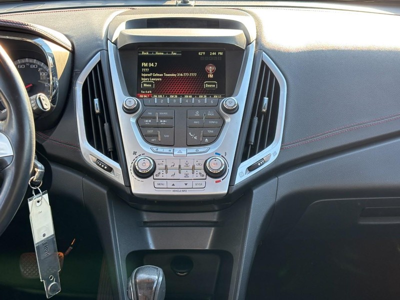 GMC Terrain Vehicle Full-screen Gallery Image 13