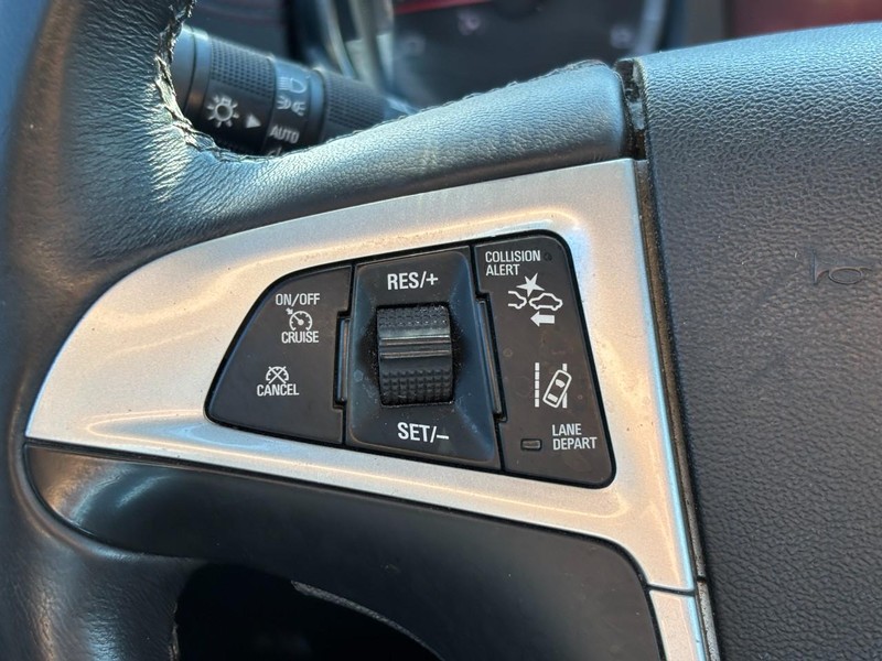 GMC Terrain Vehicle Full-screen Gallery Image 16