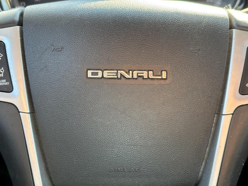 GMC Terrain Vehicle Full-screen Gallery Image 17