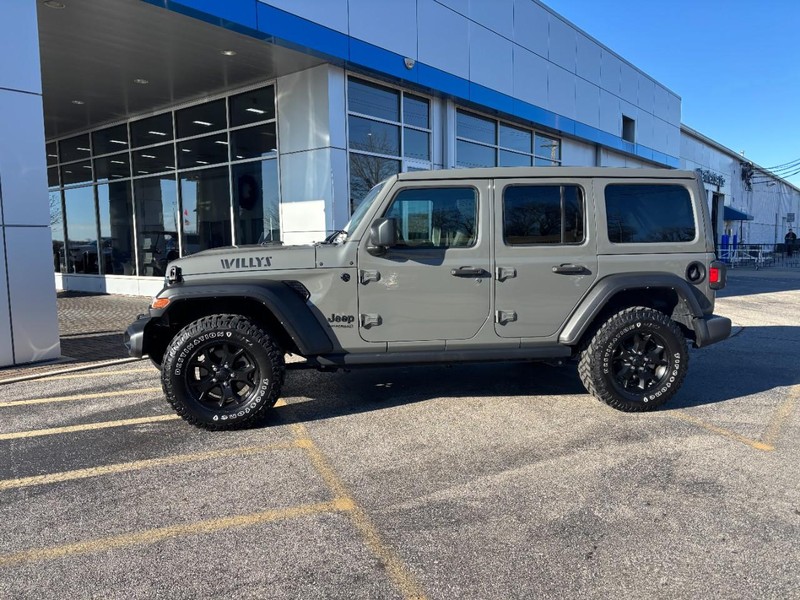 Jeep Wrangler Vehicle Full-screen Gallery Image 2