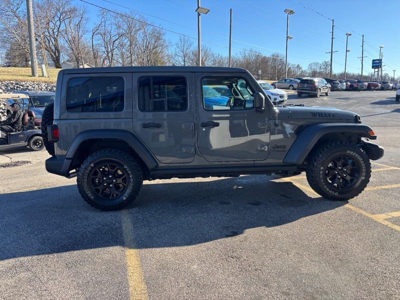 Jeep Wrangler Vehicle Full-screen Gallery Image 6