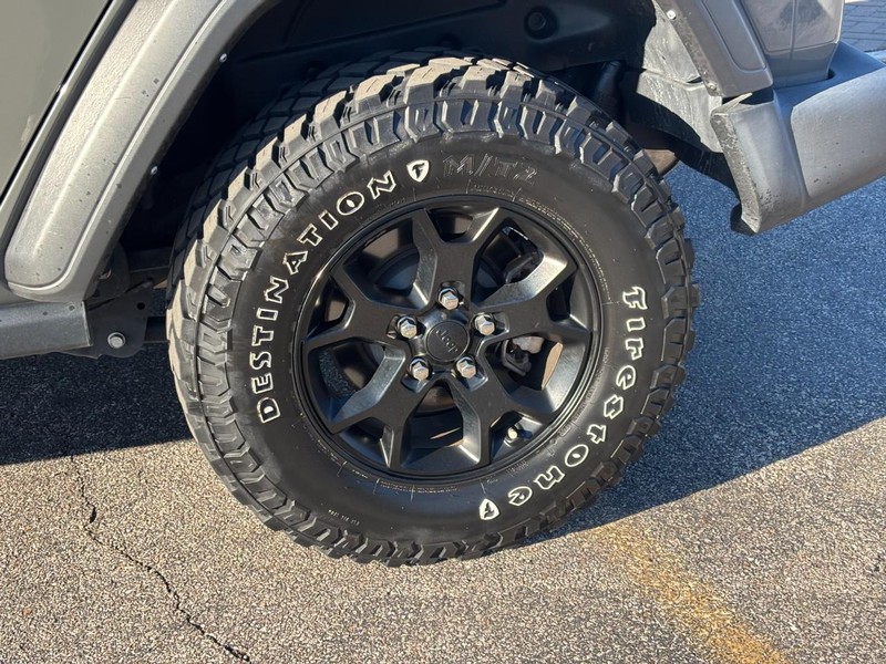Jeep Wrangler Vehicle Full-screen Gallery Image 9