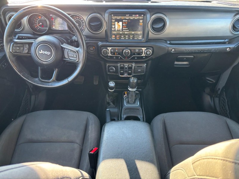 Jeep Wrangler Vehicle Full-screen Gallery Image 11