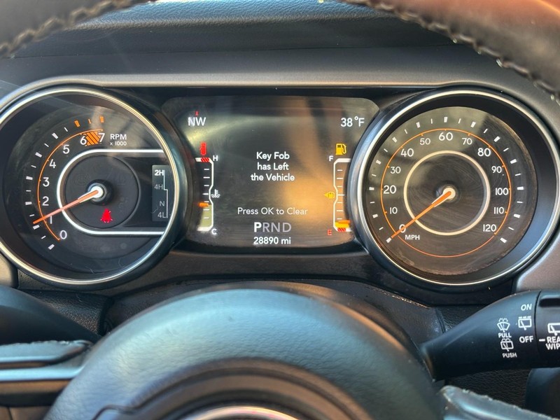 Jeep Wrangler Vehicle Full-screen Gallery Image 21