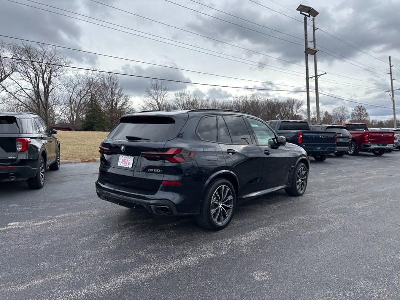 BMW X5 Vehicle Full-screen Gallery Image 05