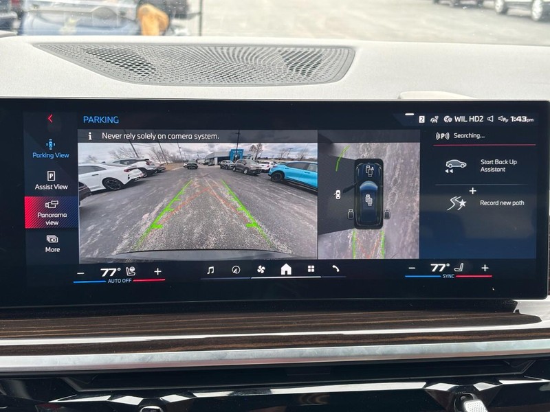 BMW X5 Vehicle Full-screen Gallery Image 23