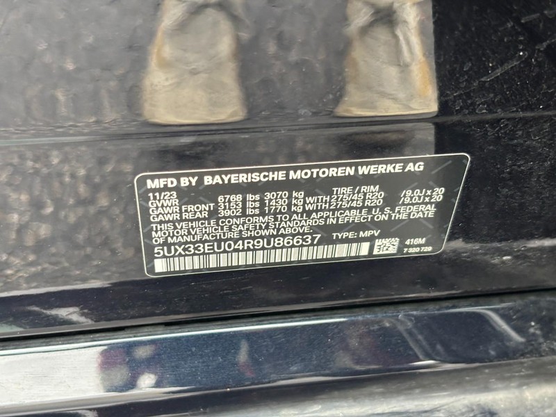 BMW X5 Vehicle Full-screen Gallery Image 25