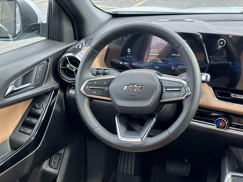 Chevrolet Equinox Vehicle Full-screen Gallery Image 7