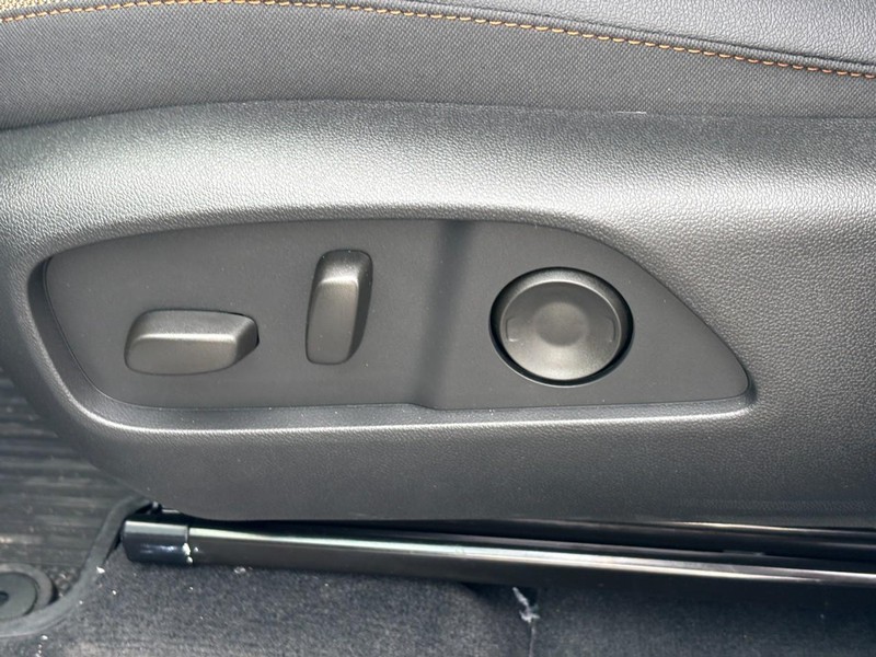 Chevrolet Equinox Vehicle Full-screen Gallery Image 10