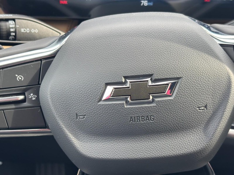 Chevrolet Equinox Vehicle Full-screen Gallery Image 14