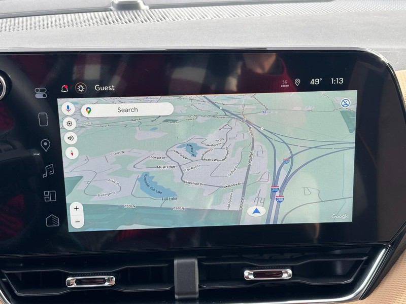 Chevrolet Equinox Vehicle Full-screen Gallery Image 18