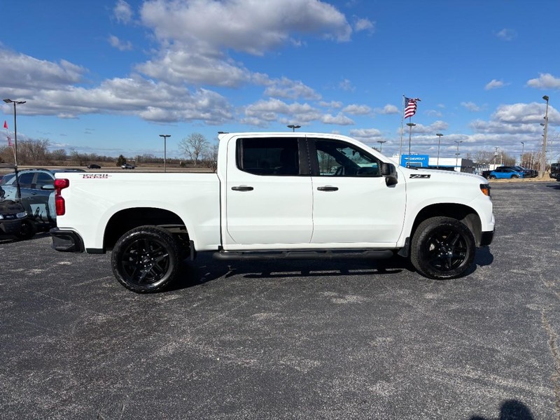 Chevrolet Silverado 1500 Vehicle Full-screen Gallery Image 6