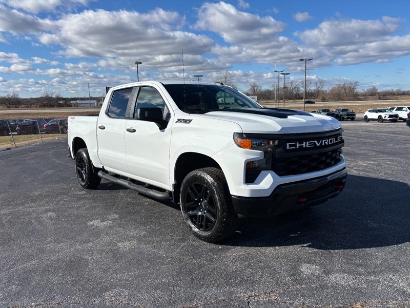 Chevrolet Silverado 1500 Vehicle Full-screen Gallery Image 7