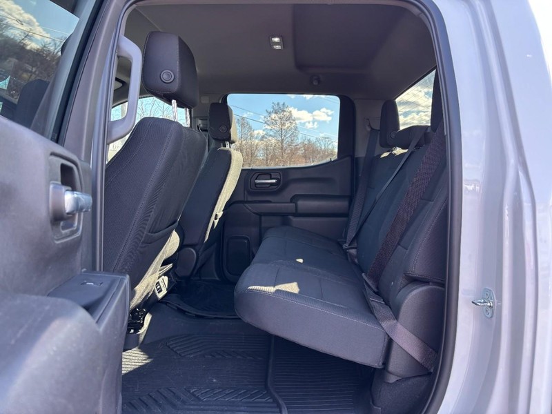 Chevrolet Silverado 1500 Vehicle Full-screen Gallery Image 10