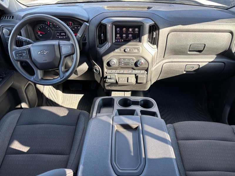 Chevrolet Silverado 1500 Vehicle Full-screen Gallery Image 11