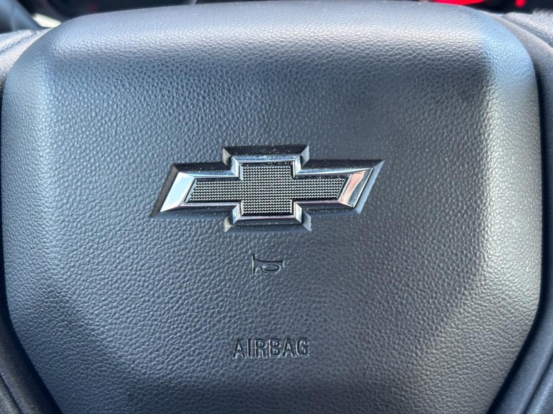 Chevrolet Silverado 1500 Vehicle Full-screen Gallery Image 19