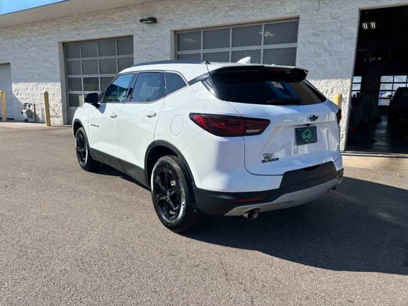 Chevrolet Blazer Vehicle Full-screen Gallery Image 03