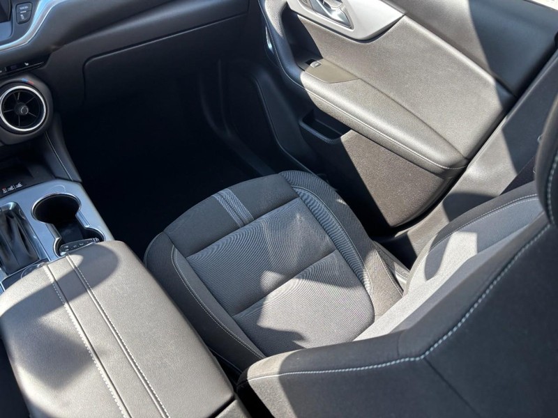 Chevrolet Blazer Vehicle Full-screen Gallery Image 14