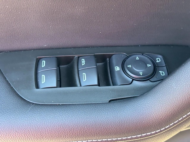 Chevrolet Blazer Vehicle Full-screen Gallery Image 16