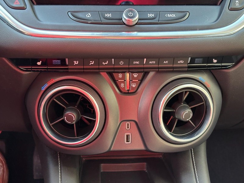 Chevrolet Blazer Vehicle Full-screen Gallery Image 24