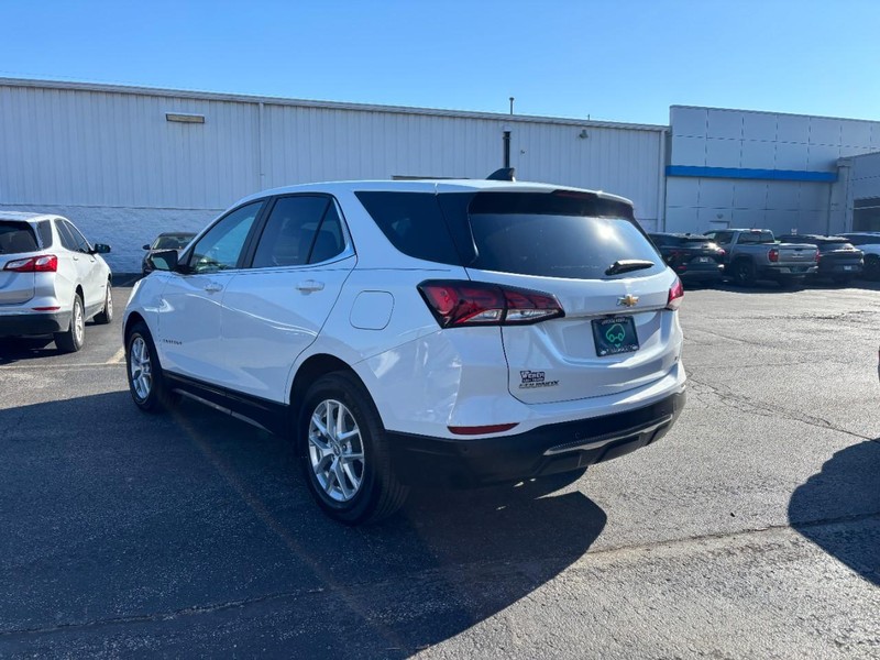 Chevrolet Equinox Vehicle Full-screen Gallery Image 3