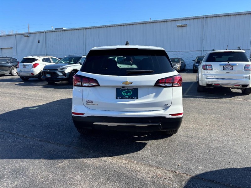 Chevrolet Equinox Vehicle Full-screen Gallery Image 4