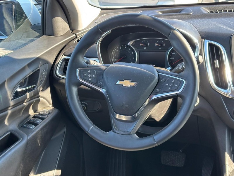 Chevrolet Equinox Vehicle Full-screen Gallery Image 12