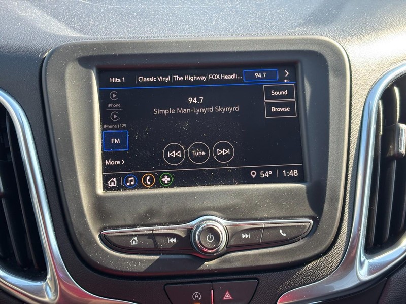 Chevrolet Equinox Vehicle Full-screen Gallery Image 22