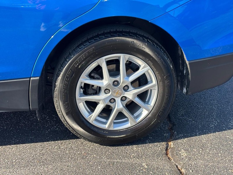 Chevrolet Equinox Vehicle Full-screen Gallery Image 9