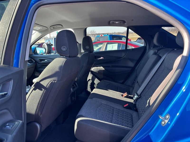 Chevrolet Equinox Vehicle Full-screen Gallery Image 10