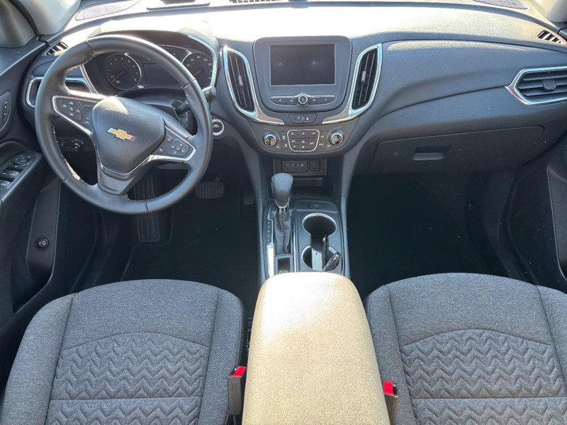 Chevrolet Equinox Vehicle Full-screen Gallery Image 11