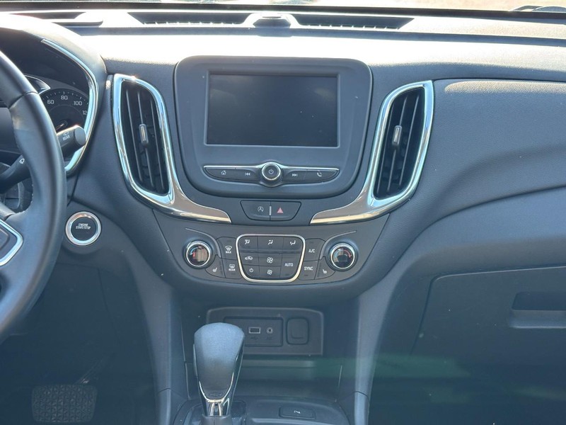 Chevrolet Equinox Vehicle Full-screen Gallery Image 13